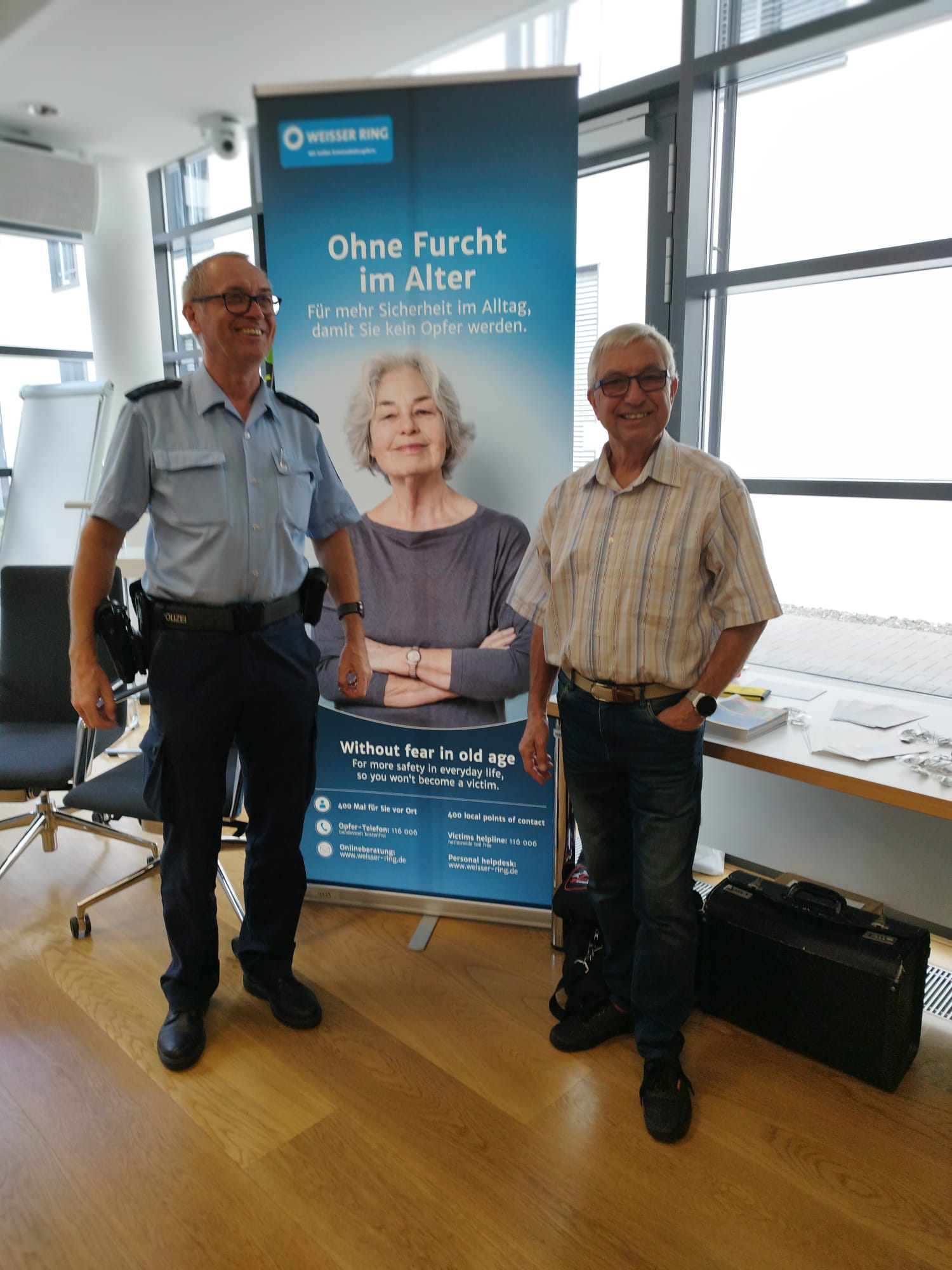Polizeihauptmeister Ingo Kühl und Manfred Knechtel vom WEISSEN RING